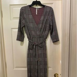 NY Collection Petites 3/4 Sleeve V Neck Jumpsuit - Houndstooth Print -size PM